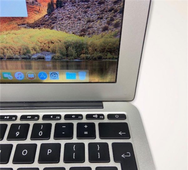 MacBook Air 11" - Image 3