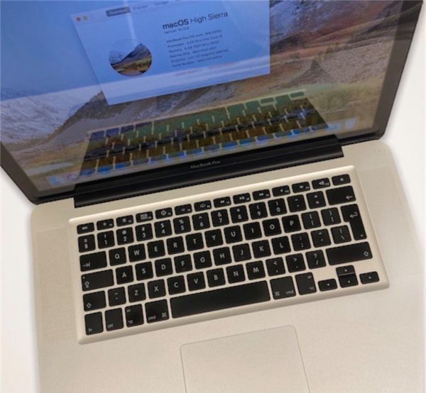 MacBook Pro 15" - Image 2