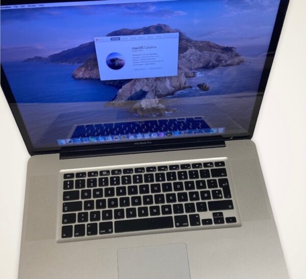 MacBook Pro 17″ 2009 – Core 2 Duo/8GB/240GB SSD - Image 2