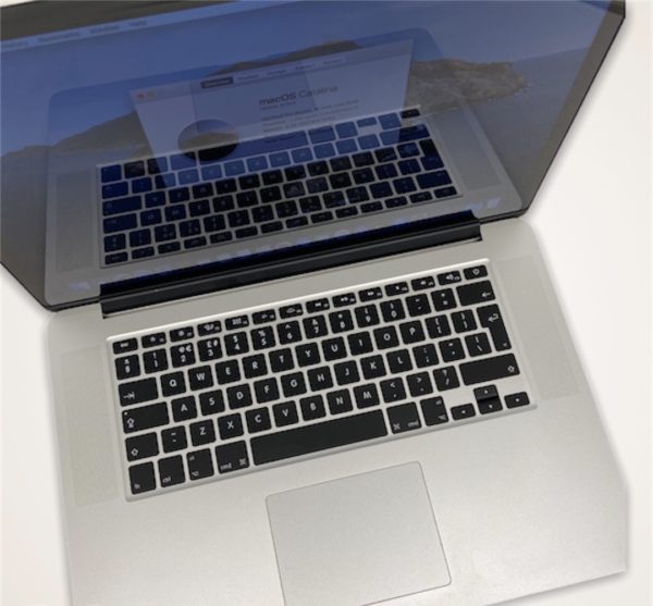 MacBook Pro 15" - Image 2