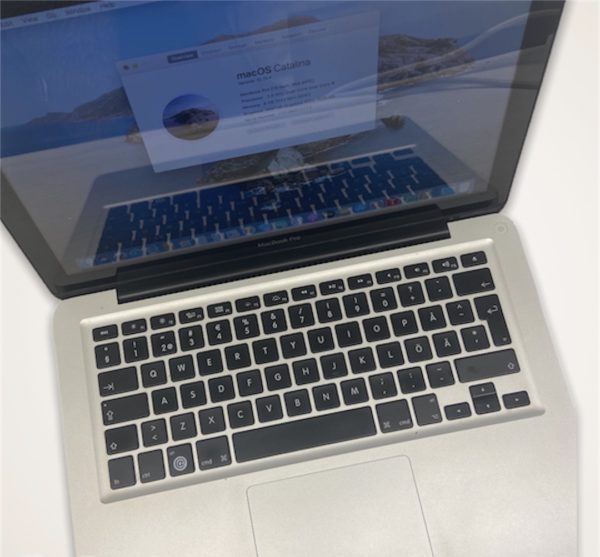 MacBook Pro 13" - Image 2