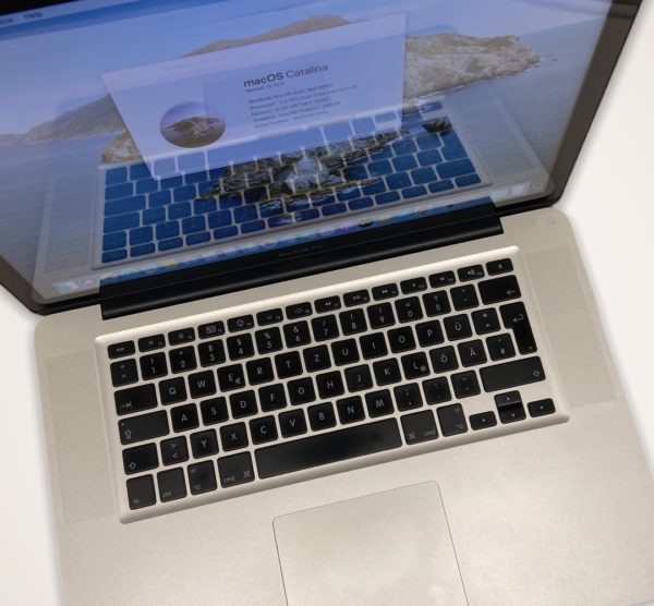 MacBook Pro 15" - Image 2