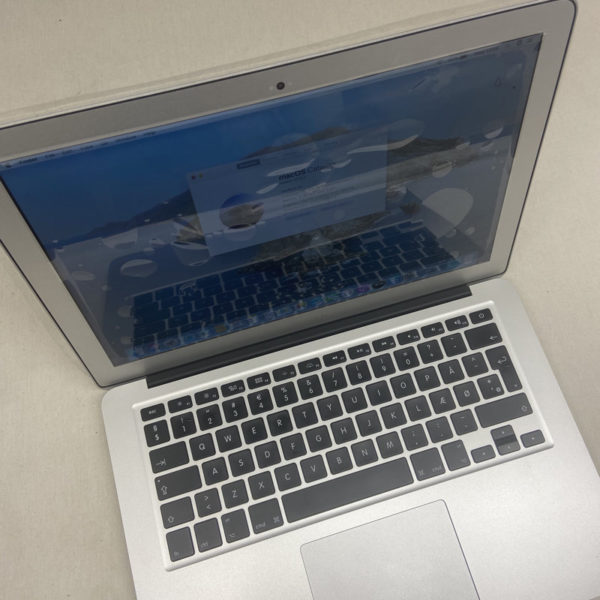 MacBook Air 13″ - Image 2