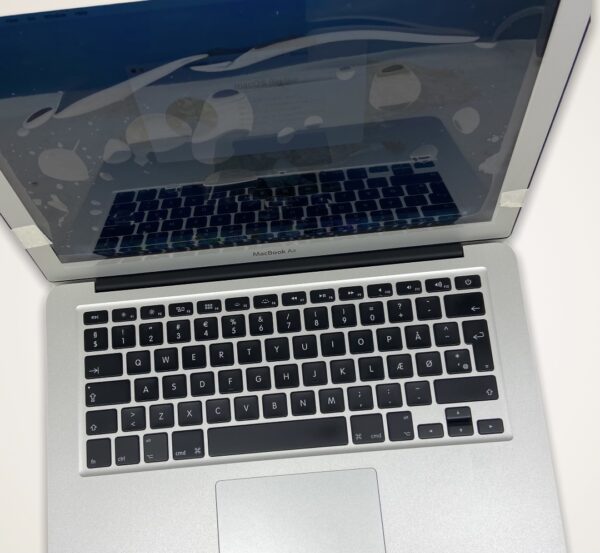 MacBook Air 13″ - Image 2