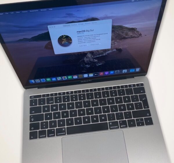 MacBook Pro 13" 2016 – Core i5/8GB/256GB SSD - Image 2