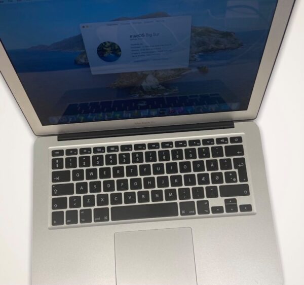 MacBook Air 13″ - Image 2