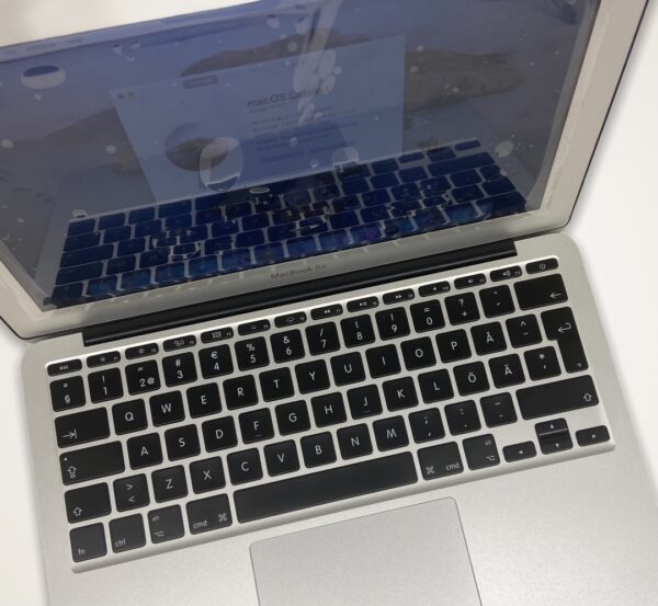 MacBook Air 11″ 2013 – Core i5/4GB/128GB SSD - Image 2