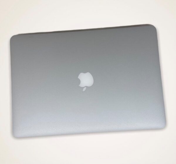 MacBook Pro Retina 15″ - Image 2