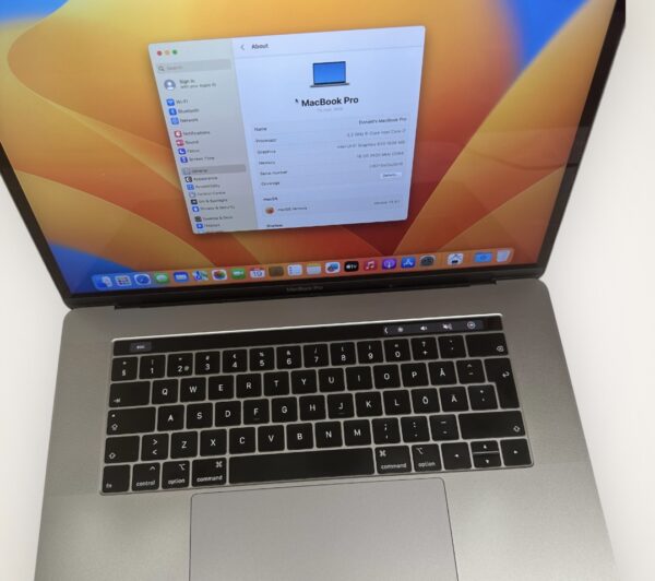 MacBook Pro 15" 2018 – Core i7/16GB/500GB SSD - Image 2