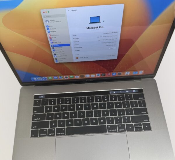 MacBook Pro 15″ 2017 – Core i7/16GB/256GB SSD - Image 2