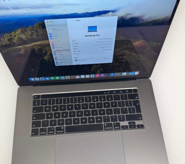 MacBook Pro 16" 2019 – Core i7/16GB/500GB SSD - Image 2