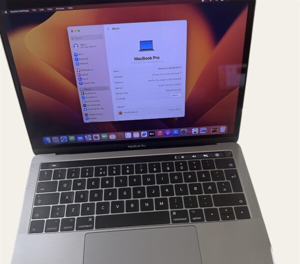 MacBook Pro 13″ 2017 – Core i7/16GB/500GB SSD - Image 2