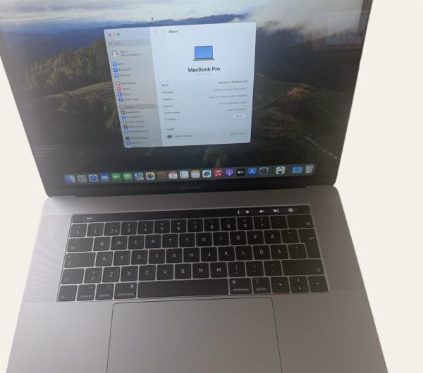 MacBook Pro 15" 2019 – Core i7/16GB/256GB SSD - Image 2