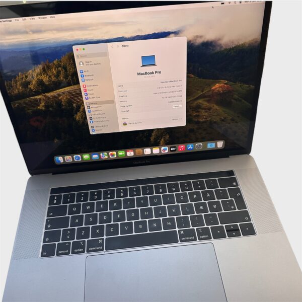 MacBook Pro 15" 2018 – Core i7/16GB/500GB SSD - Image 2