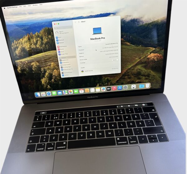 MacBook Pro 15" 2018 – Core i7/16GB/500GB SSD - Image 2