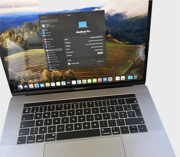 MacBook Pro 15" 2018 – Core i7/16GB/256GB SSD - Image 2