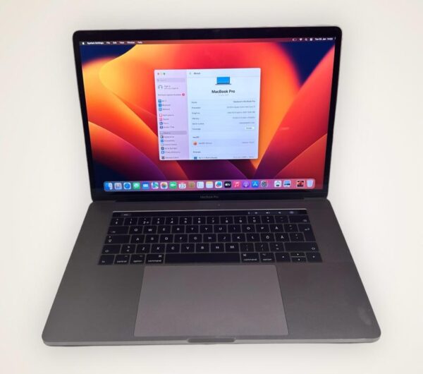 MacBook Pro 15″ 2017 – Core i7/16GB/1 TB SSD