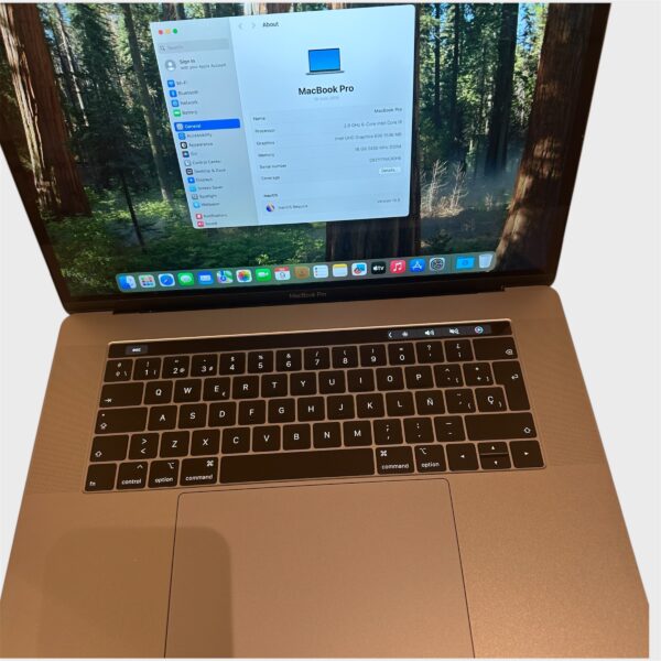 MacBook Pro 15" 2018 – Core i9/16GB/500GB SSD - Image 2