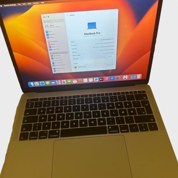 MacBook Pro 13" 2017 – Core i5/8GB/250GB SSD - Image 2