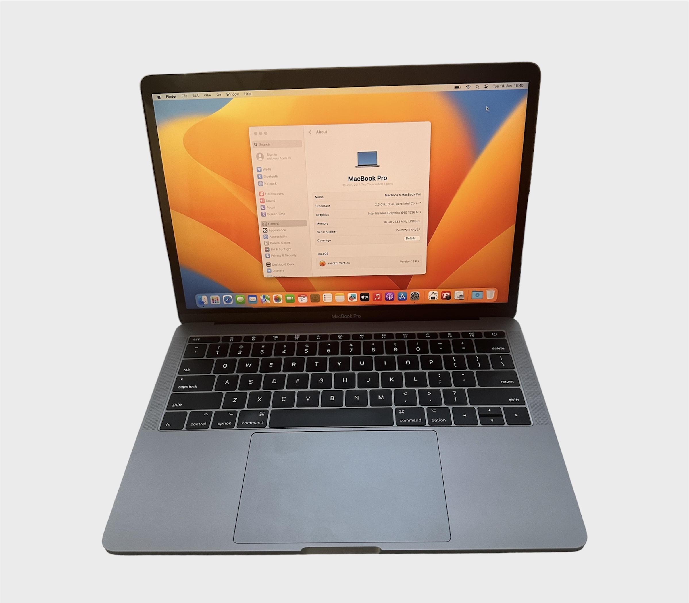 Nimetus: MacBook Pro 13″ 2017 (Two Thunderbolt 3 ports) Operatsioonisüsteem: macOS Ventura 13.6.7 Kõvaketas: 500 GB SSD Protsessor: 2,5 GHz Dual-Core Intel Core