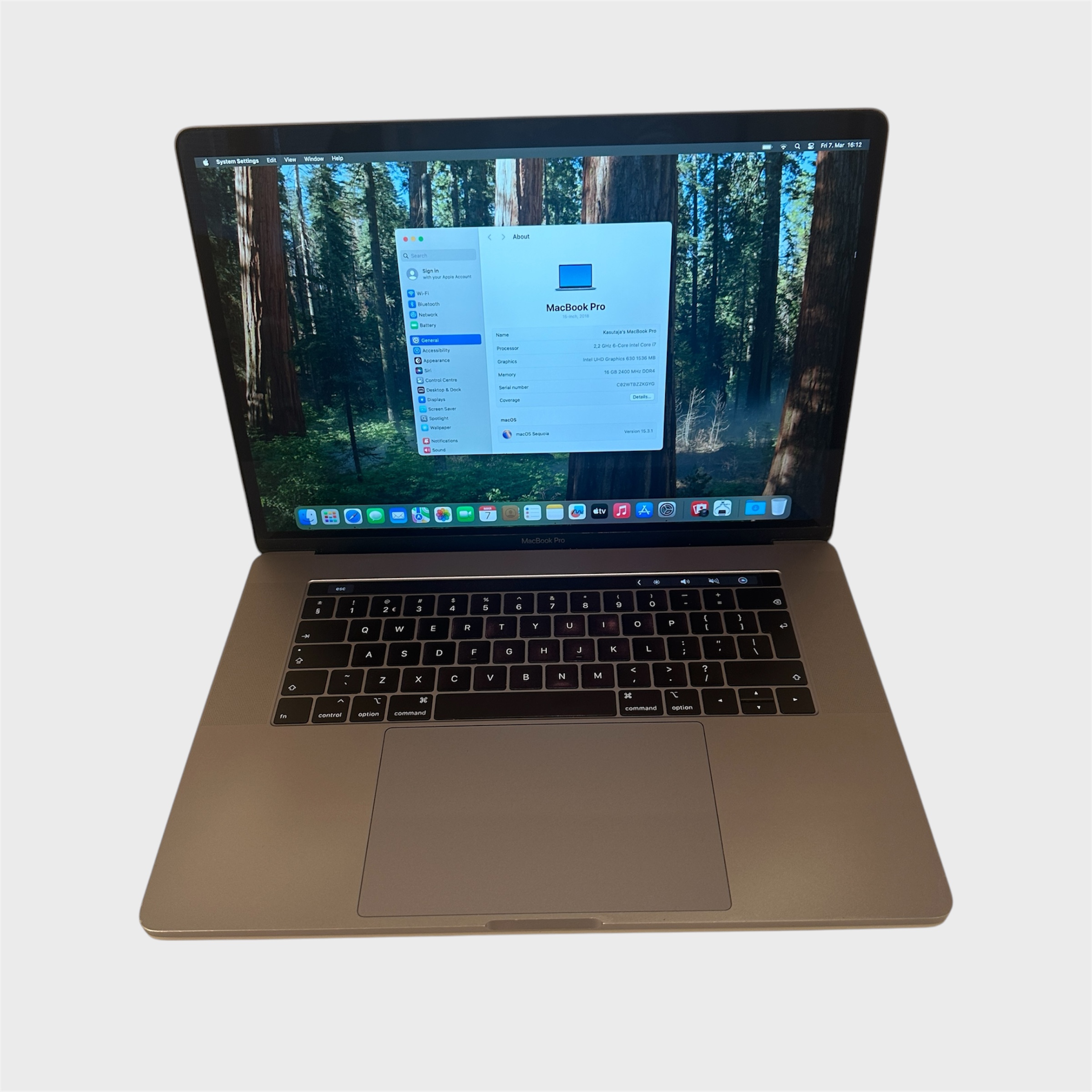 Nimetus: MacBook Pro 15″ 2018 Operatsioonisüsteem: macOS Sequoia 15.3.1 Kõvaketas: 250 GB SSD Protsessor: 2,2 GHz Dual-Core Intel Core i7 Ekraan:  15″ Mälu: 16