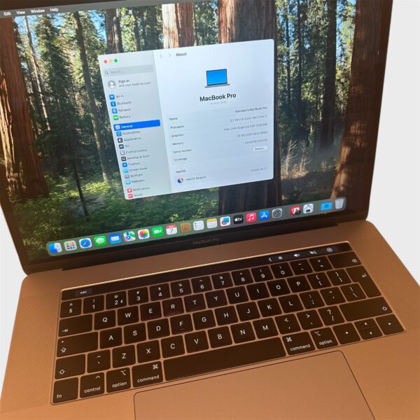 MacBook Pro 15" 2018 – Core i7/16GB/250GB SSD - Image 3