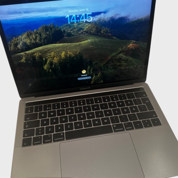 MacBook Pro 13″ 2017 – Core i7/16GB/1TB SSD - Image 2