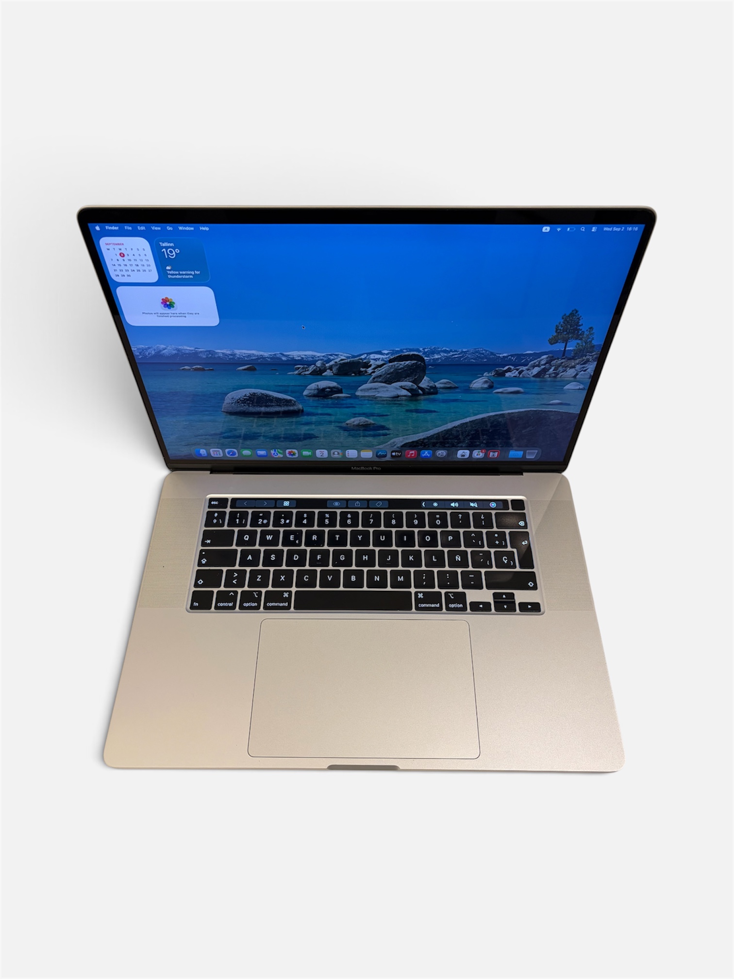 MacBook Pro 16" 2019 – Core i9/16GB/1TB SSD - Image 2